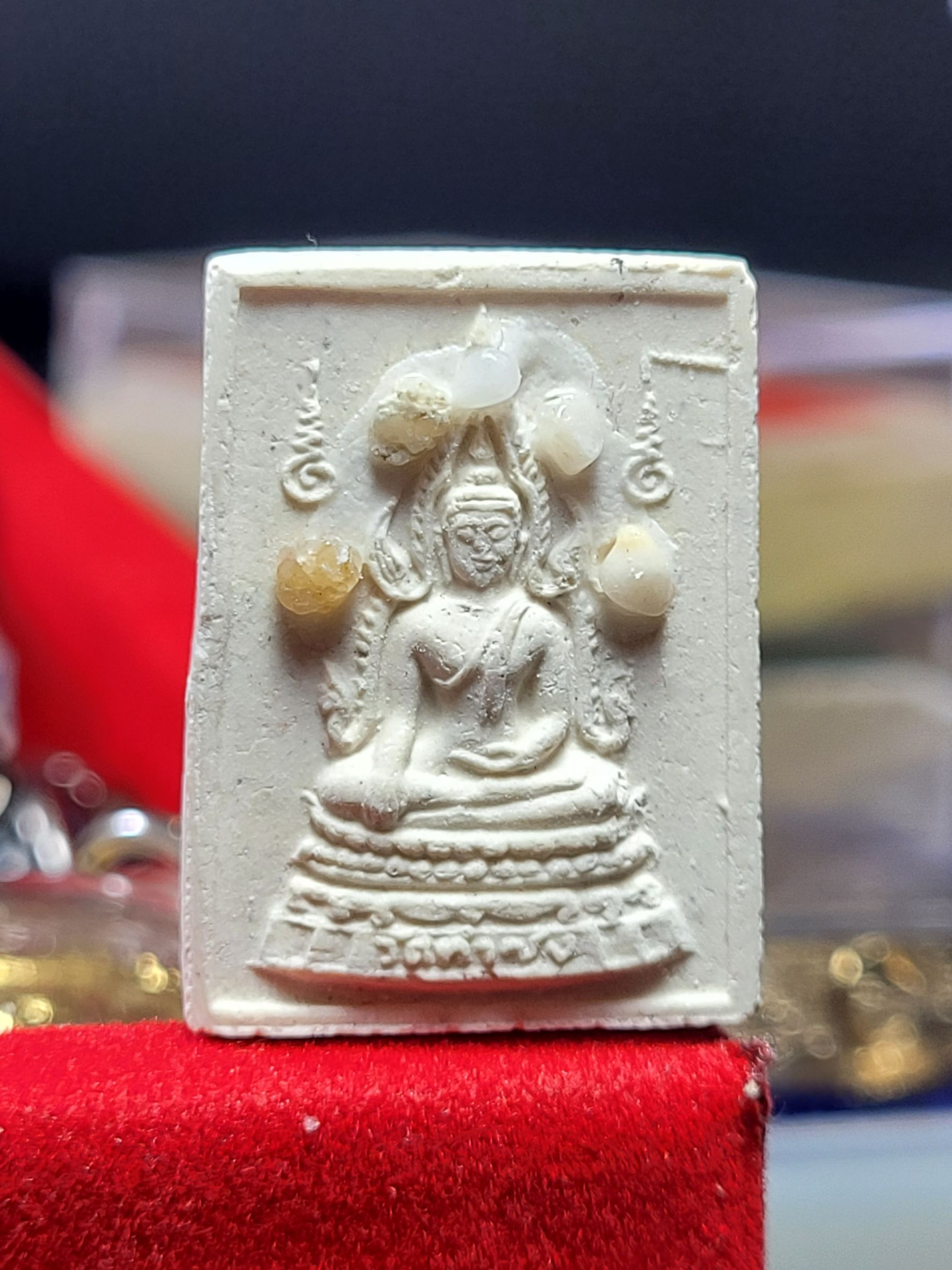 พระคำข้าวรุ่นพิเศษ ติดพระบรมสารีริกธาตุ ๕ พระองค์