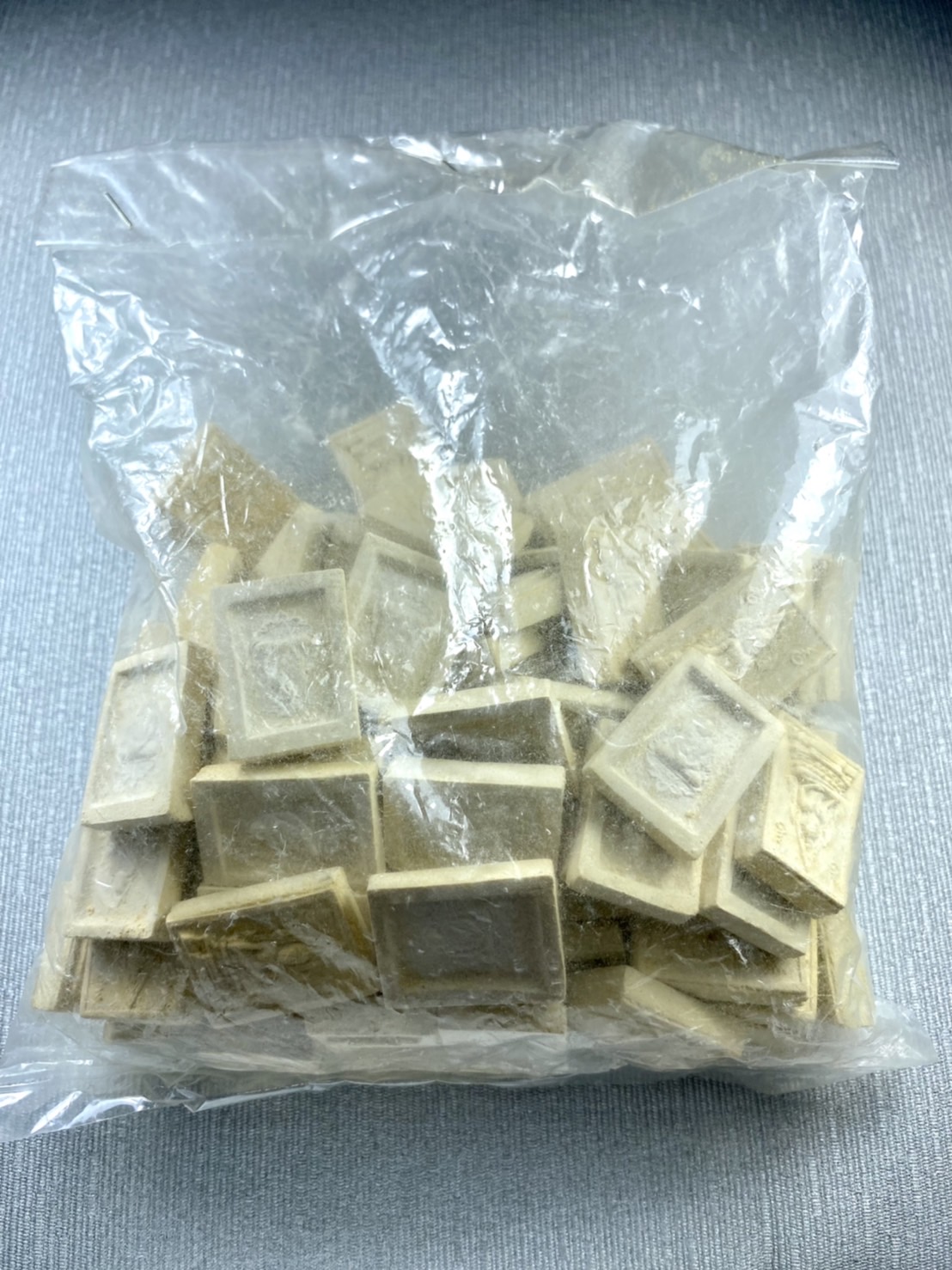 (ลูกค้าจองแล้ว) พระคำข้าวรุ่น 2 ถุง 100 องค์ เดิมๆจากวัด #5C1