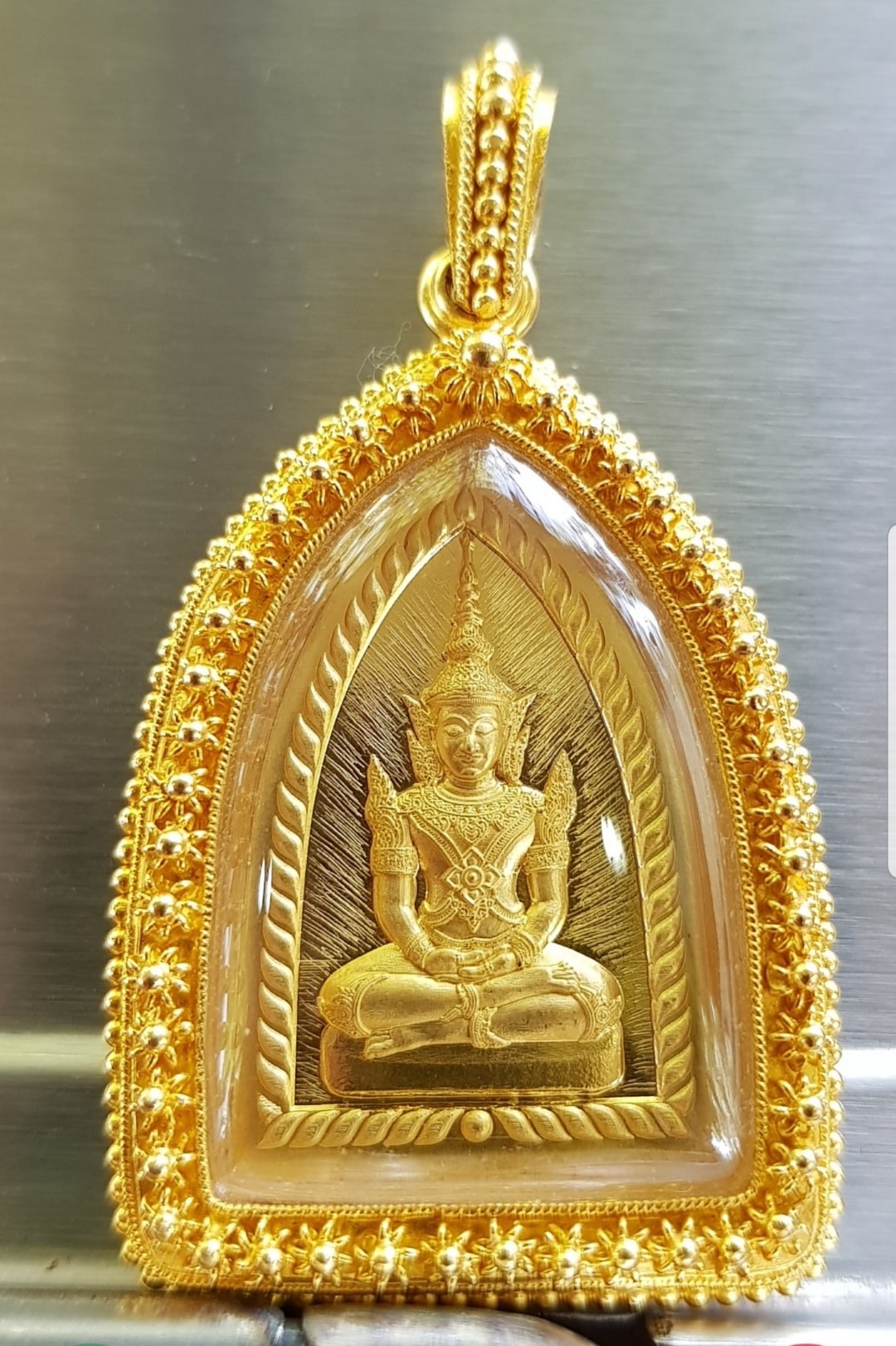 #โชว์พระ สมเด็จองค์ปฐมรุ่นพลิกชีวิตเนื้อทองคำแท้ เลี่ยมกรอบทองพิกุลไข่ปลา 