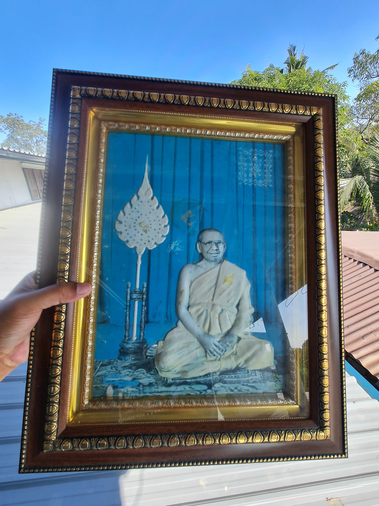 รูปถ่ายภาพบูชาหลวงพ่อ (10x14 นิ้ว)(รูปนูนภาพ 3 มิติ)(เลี่ยมกรอบพร้อมบูชา